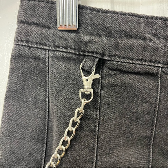 H&M Women Denim Black Pleated Mini Skirt with Removable Chain Detail Size 6 Punk - Picture 3 of 10